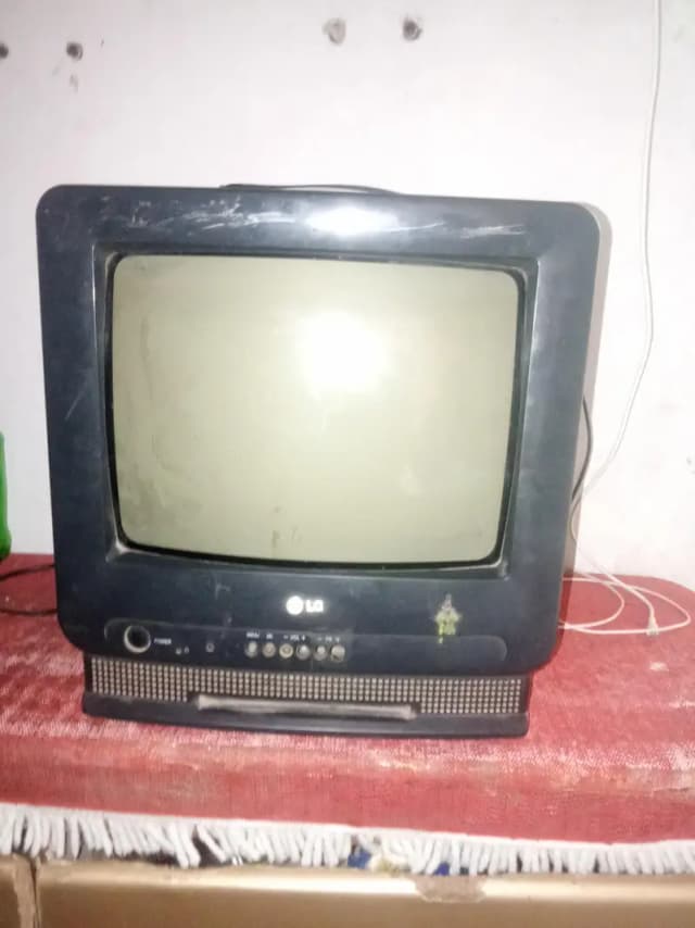 LG  tv 18inch