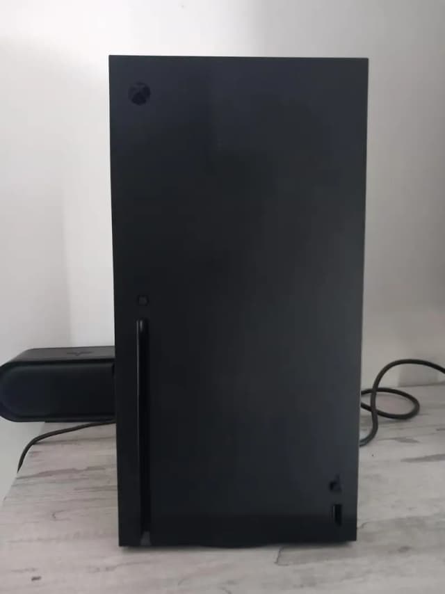 XBOX X (serious buyers only]