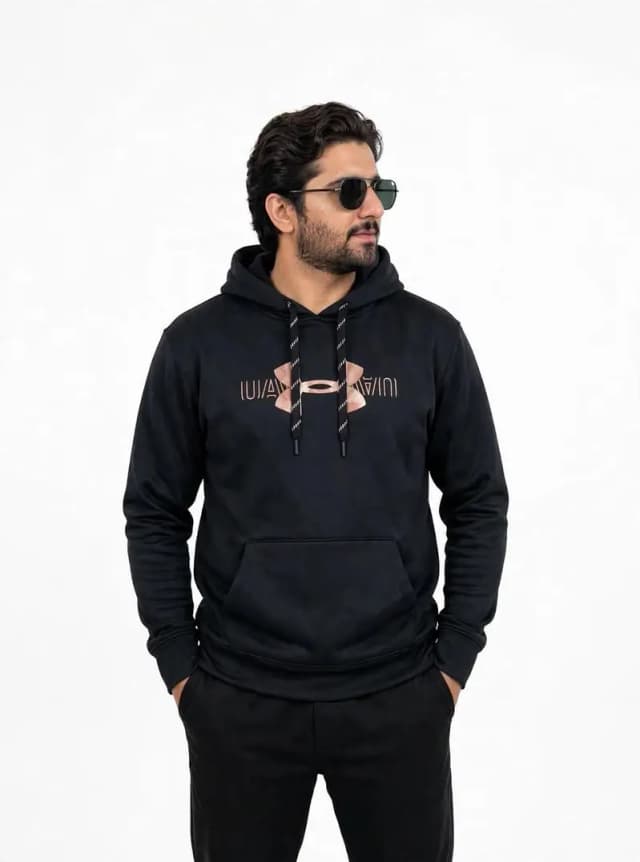 Under armour hoodie for sale. best for the mid season.