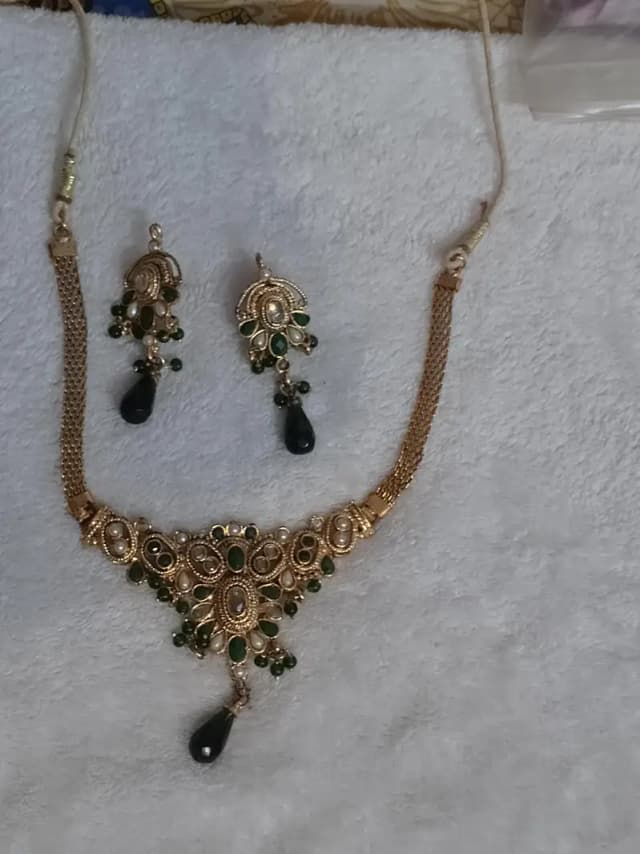 green kundhan set