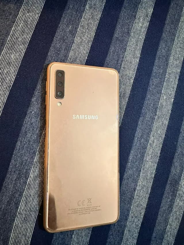 samsung A7 4/128