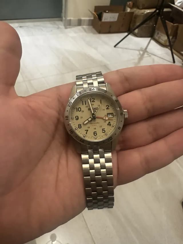 Seiko 5 Field GMT Desert Sand 39.4mm