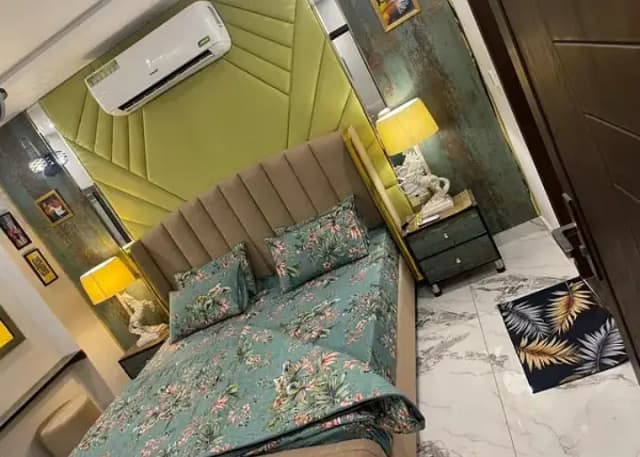 1 bedroom apartment available par day Empire Heights 2 phase 6