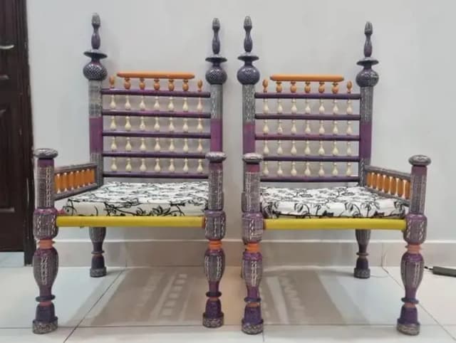 unique custom-made 4-seater antique-style wooden chair/mura set
