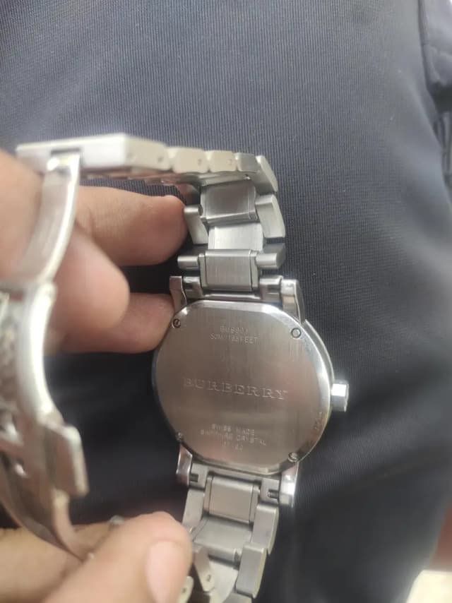 Burberry man watch hai goldan machine luckari watch