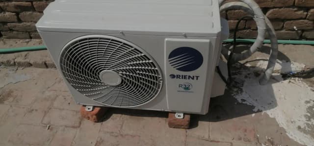 new ac hy 2 manth howay hain