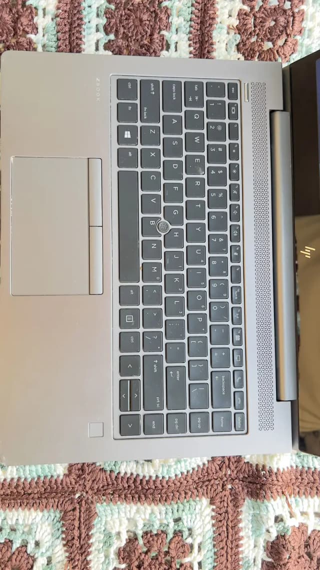 Hp zbook core i7 8th gen gloss touch screen