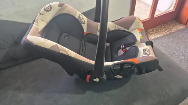 Zubaidas Bright Starts Carry Cot Brown
