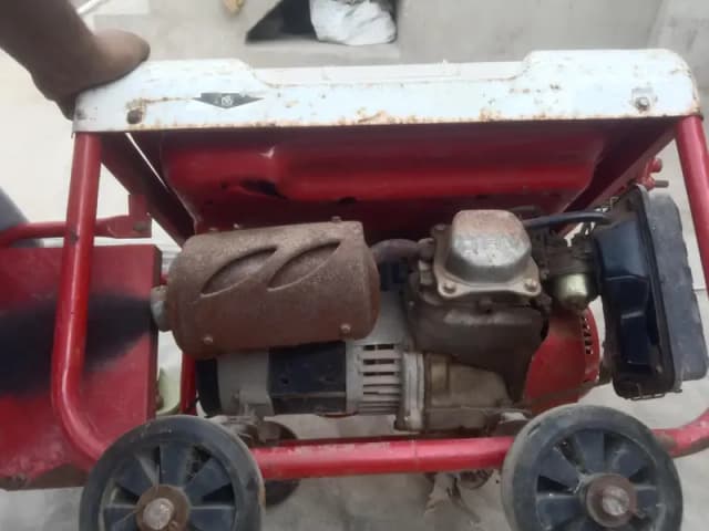 bilkul new hai 1 month use keya hai engion bilkul ok hai