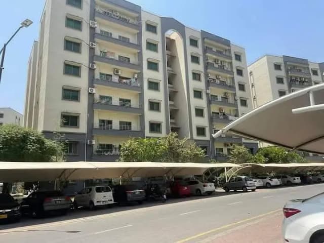 EXCLUSIVE FOR SALE | WELL-MAINTAINED 3-BEDROOM FLAT Askari 11, Lahore
