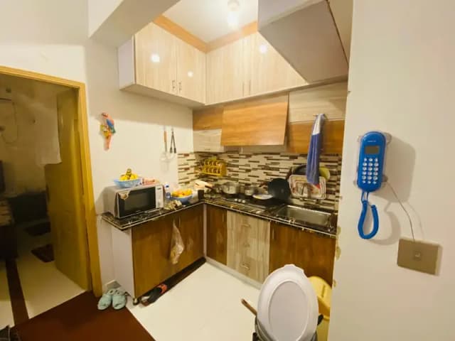 1 Bed Lounge West Open Corner Leased Flat For Sale