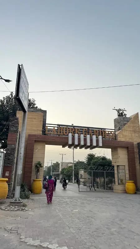 3 Marla Residencial Plot File For Sale In Lahore Garden On Easy Installments