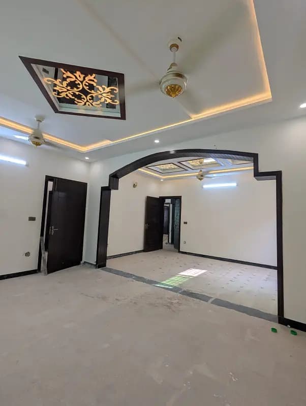 1 KANAL BRAND NEW UPPER PORTION FOR RENT