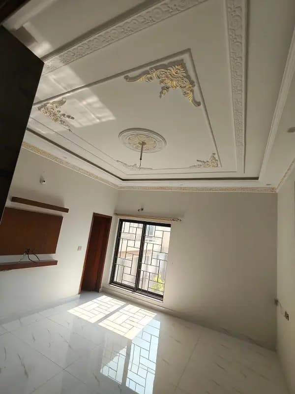 10 Marla House For Sale In U. E. T Housing Society