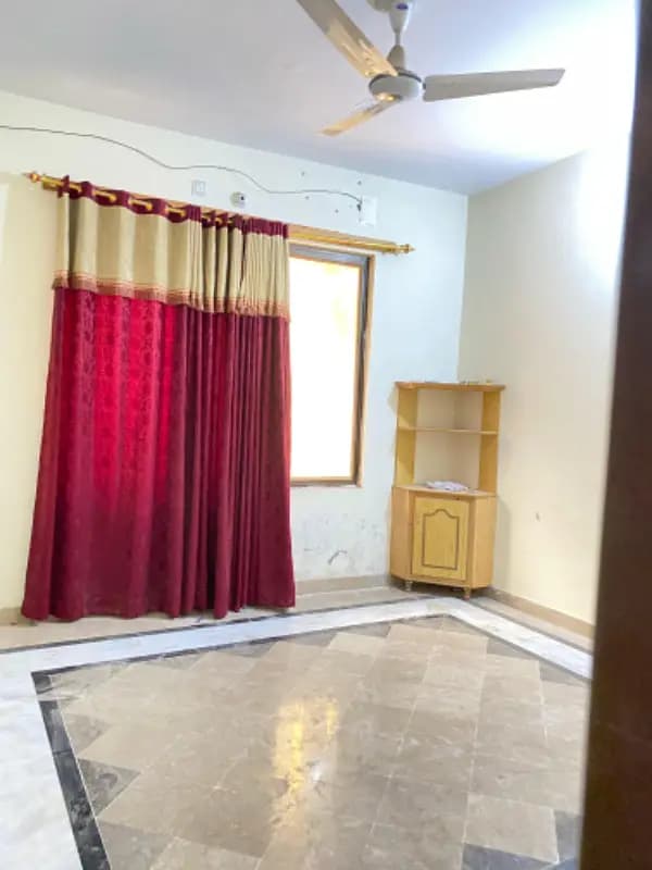 house portion available for rent in newmal kuri road islamabad