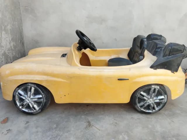 pedal car koi be Kam nhe ha lo aur chalao 10/8