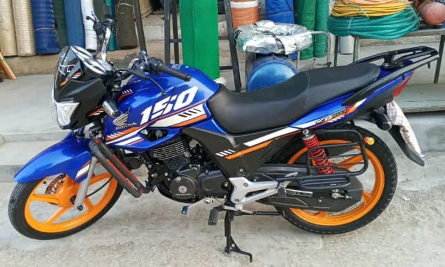 Honda CB 150F 2024 - 8k Driven - Fully Decorated & Mint Condition