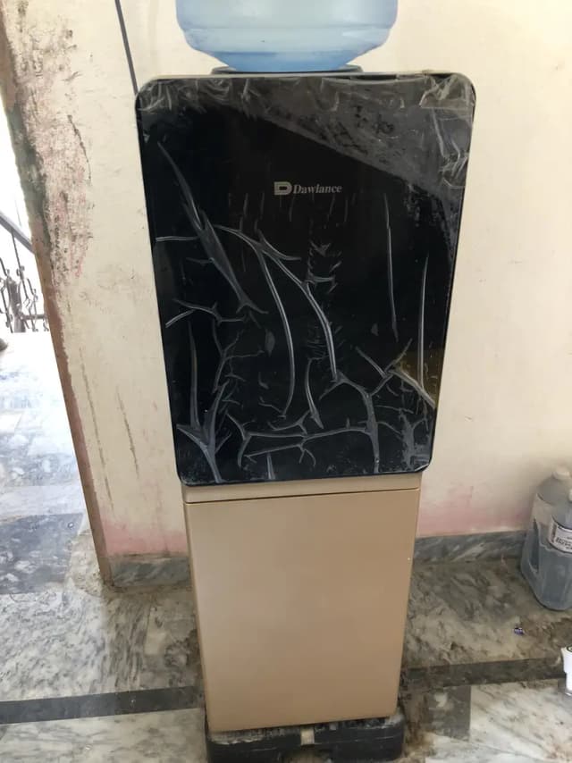 Dispenser new condition 15 days used just