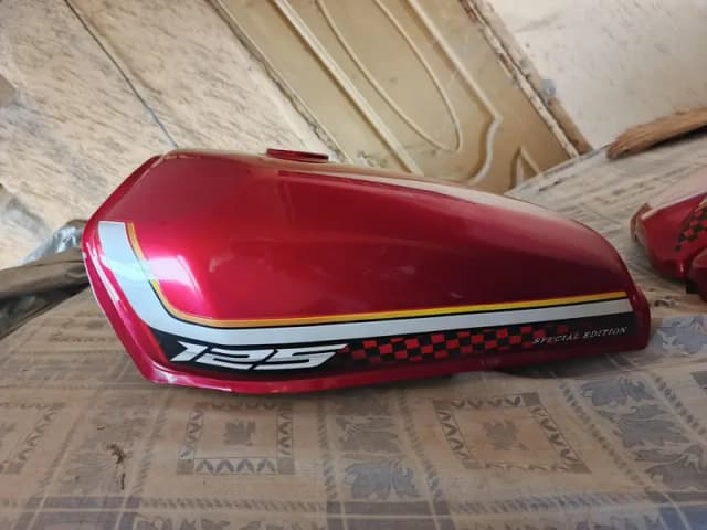 125 Special edition tanki tapy