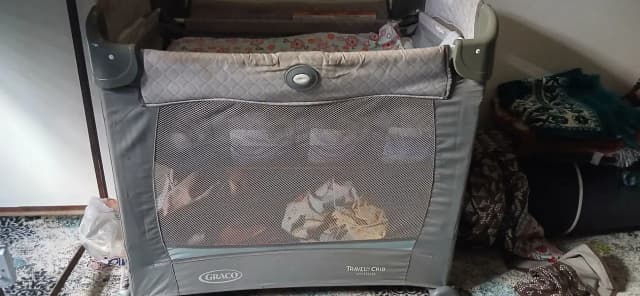 Graco baby crib