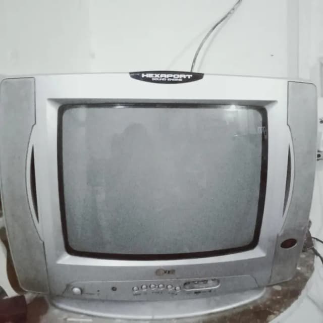 Old vintage CTR television for sale good condition