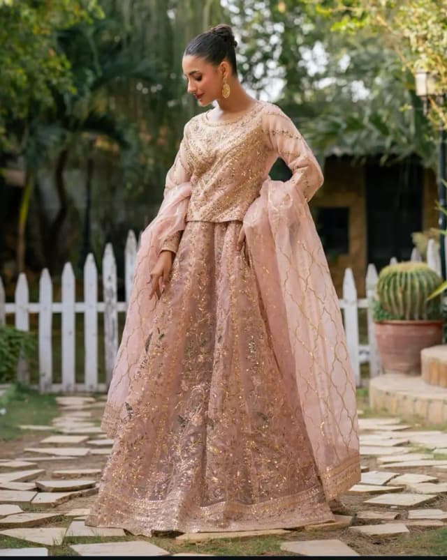 branded lehnga