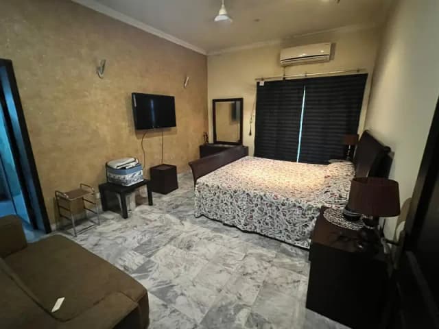 FOR SALE: LUXURY 1 KANAL RESIDENTIAL HOUSE BLOCK D, EME SOCIETY, LAHORE