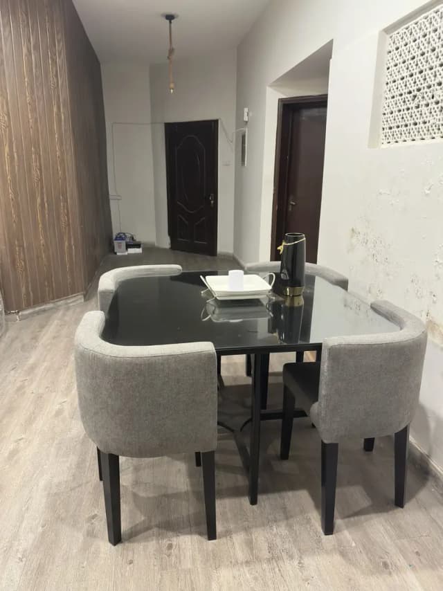 Modern Family Dining Table–Elegant & Space-Saving Design-Dining Tables