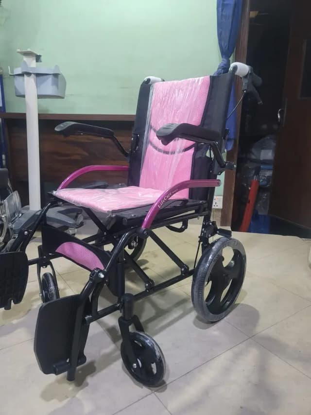 PATIENT WHEEL CHAIR LIGHT WEIGHT- ALSEHAT