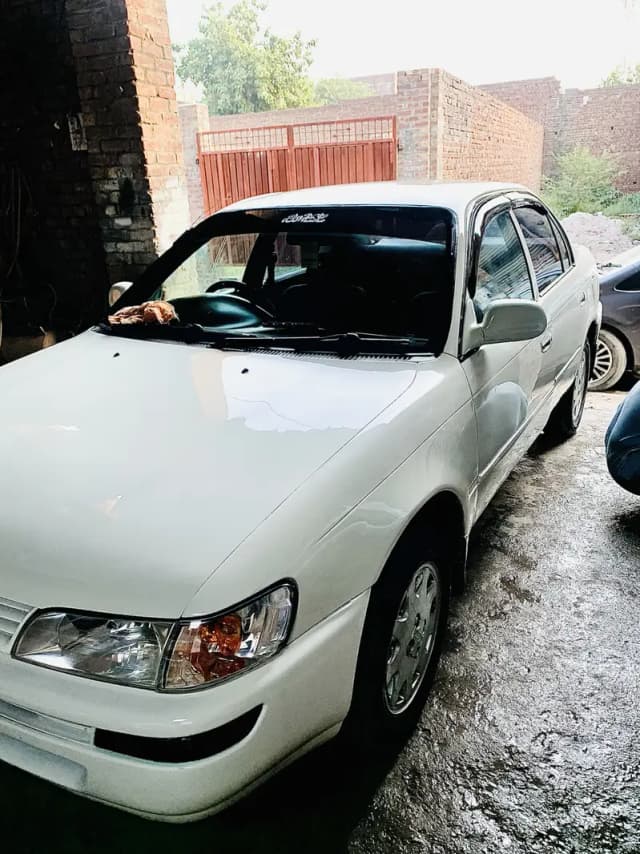 Toyota Corolla XE 1996. CHILL AC 16/17 AVERAGE ON LONG