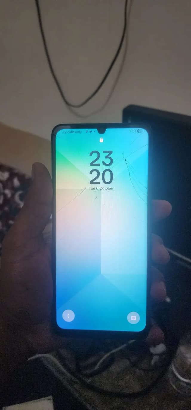 Samsung Mobile A06