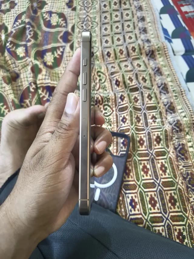Apple iPhone 16 Pro Max