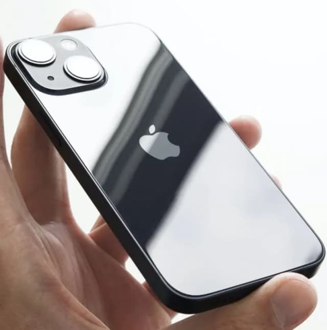 Apple iPhone 13