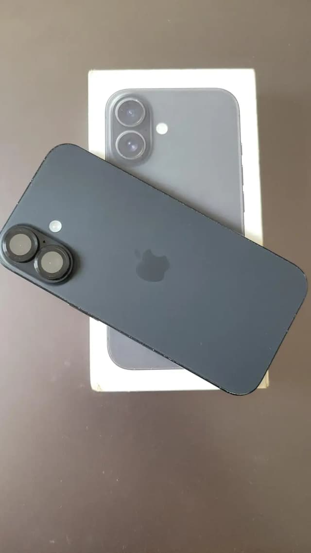 Apple iPhone 16