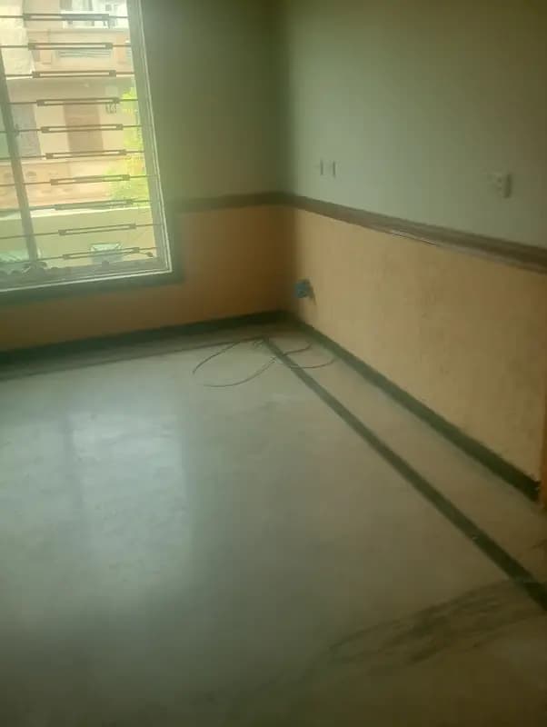 20marla 3beds DD TV lounge kitchen attached baths neat clean basement portion for rent in G 13 3