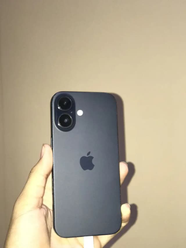 Apple iPhone 16