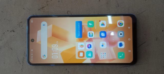 Infinix Hot 40i 8+8 128 (0314 3:9:1:8:7:) pr rabta kren