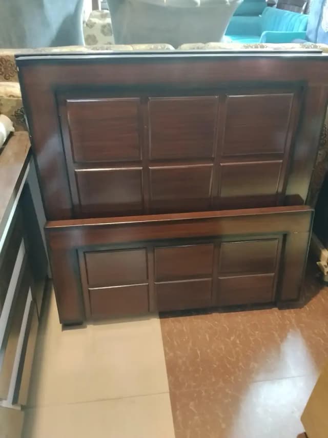 2 single beds jori