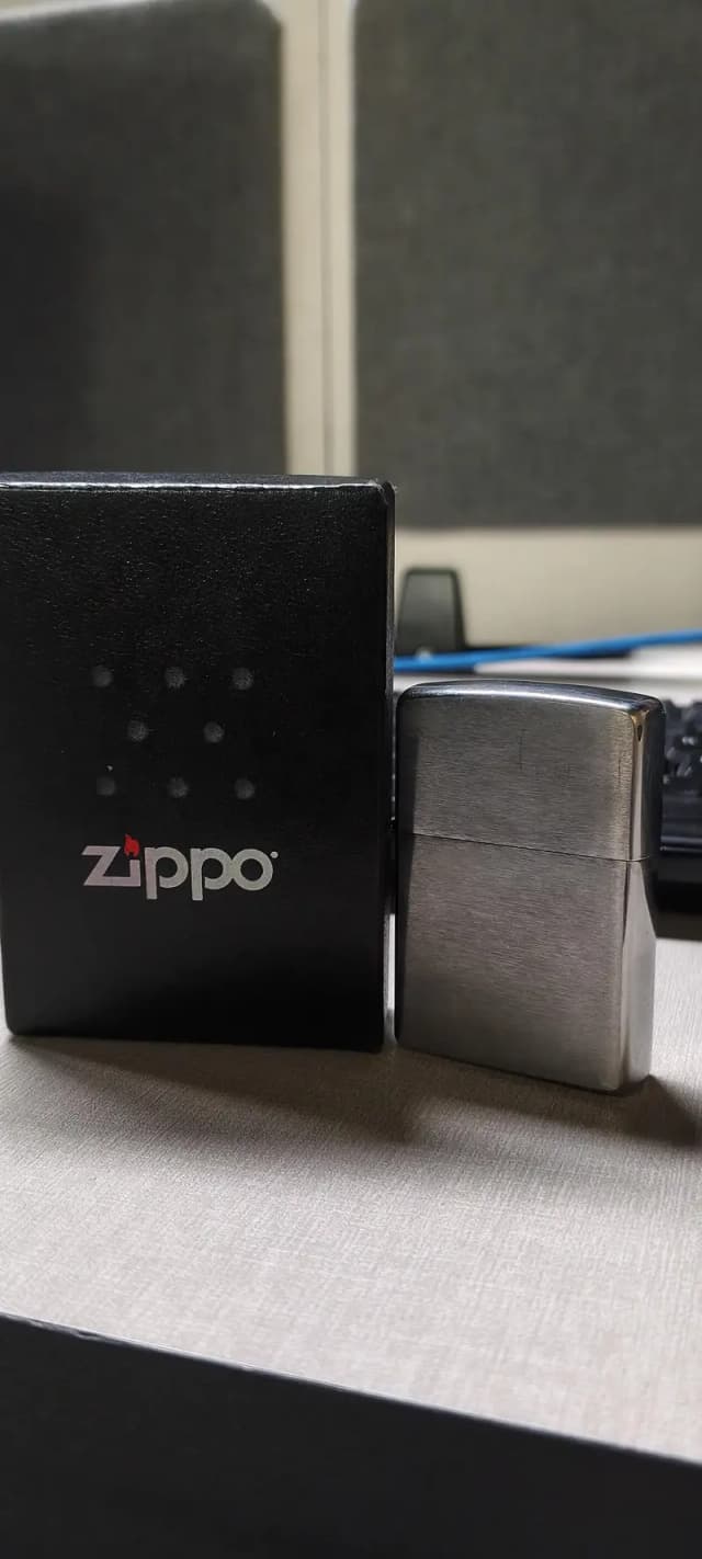 Zippo Lighter brushed chrome