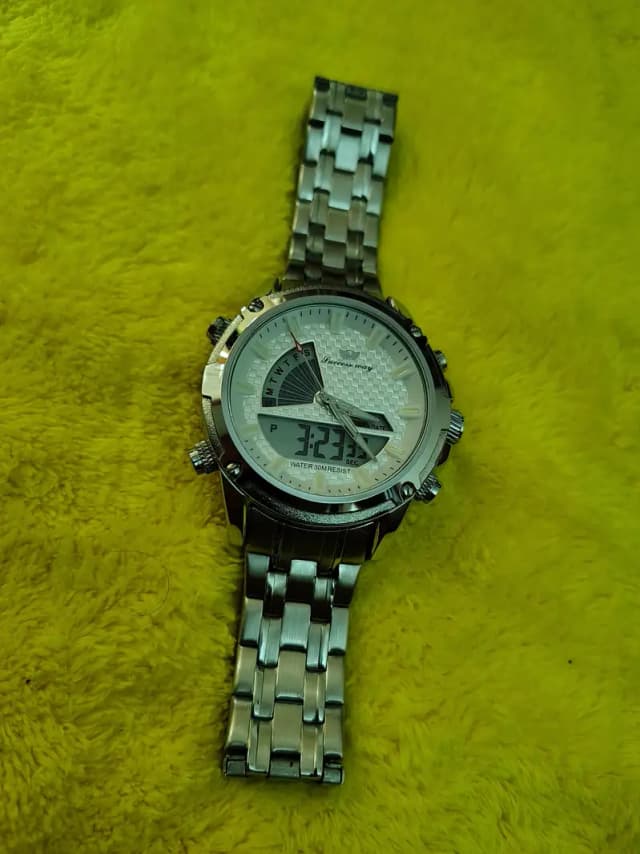 Vvip (Watch) urgent sale