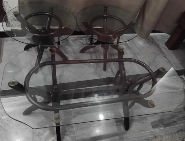 excellent condition table set of 3 one center table 2 side table