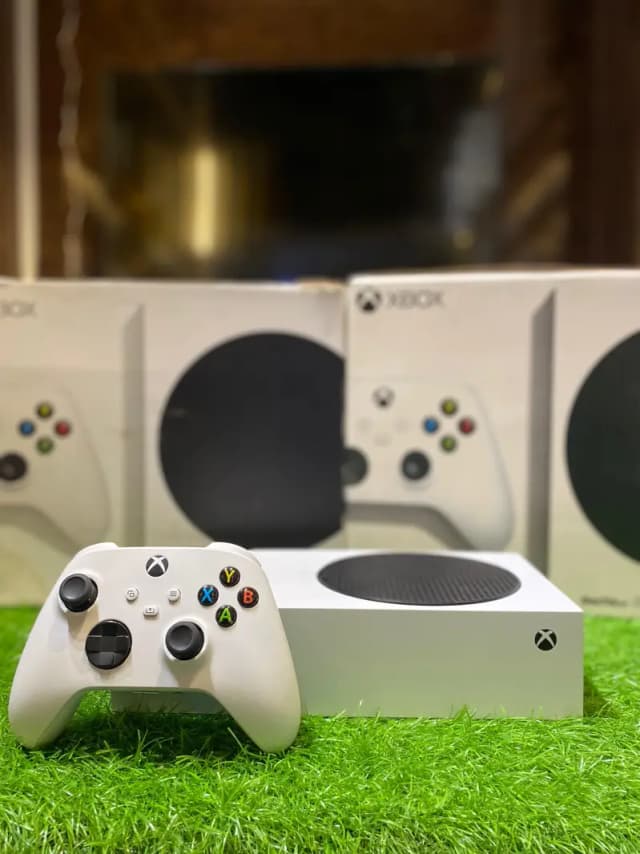 XBOX SERIES S SLIGHTLY USED
