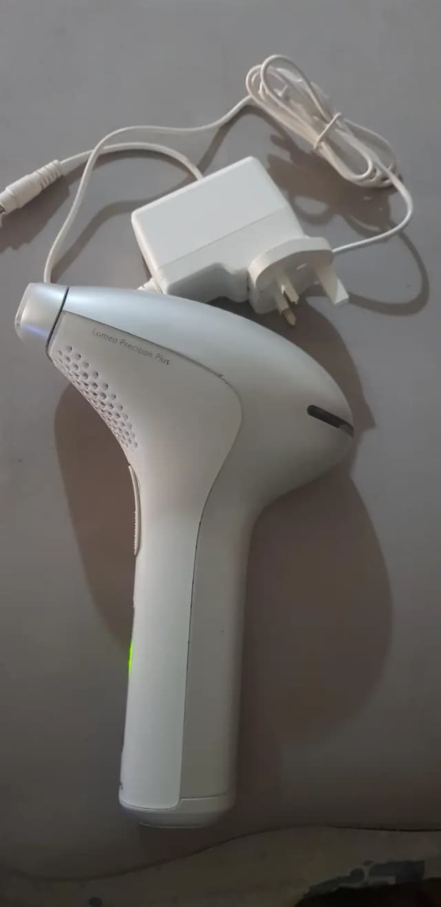 Phillips lumea precision plus ipl hair removal system SC2003/00