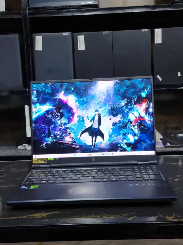 Acer Predator Helios | i9-14th HX 32GB DDR5 1TB ssd NVME | 8GB RTX |