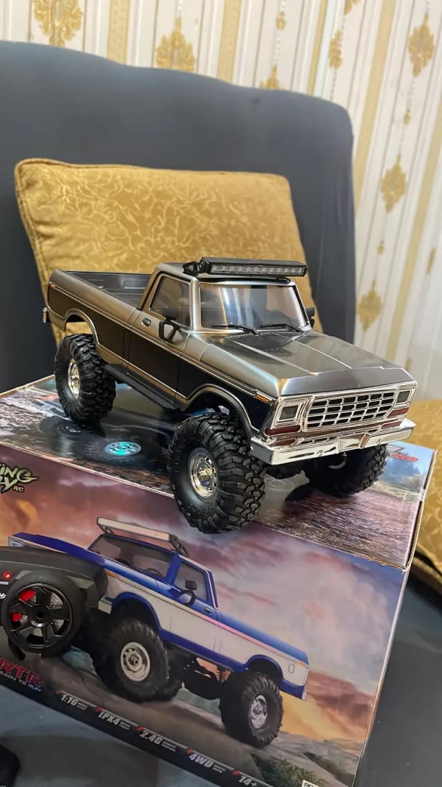 Hobby Grade RC Crawler - HB Toys
