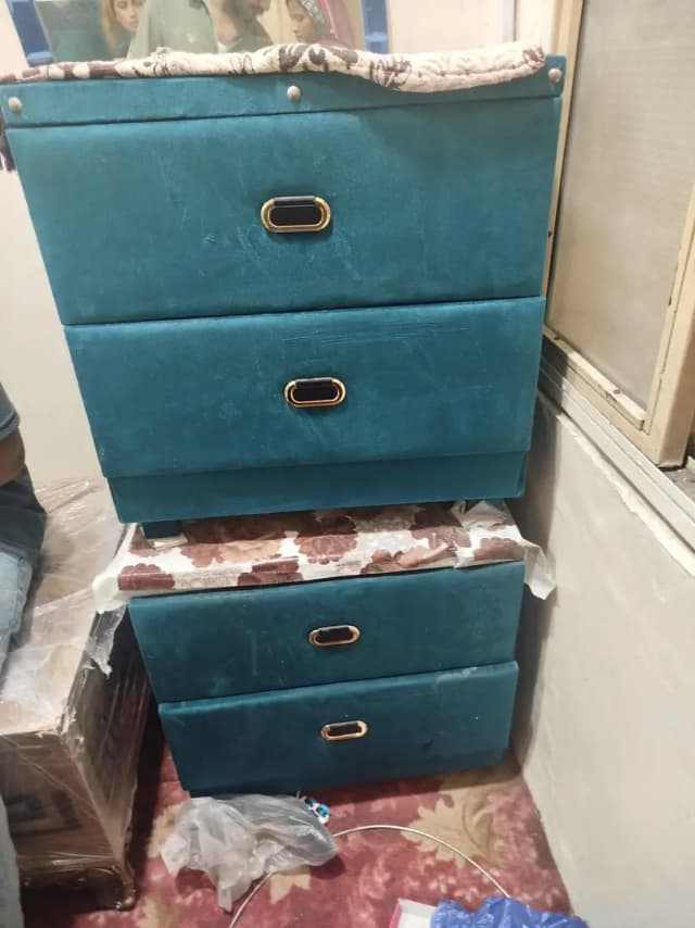 kahli bed or side table