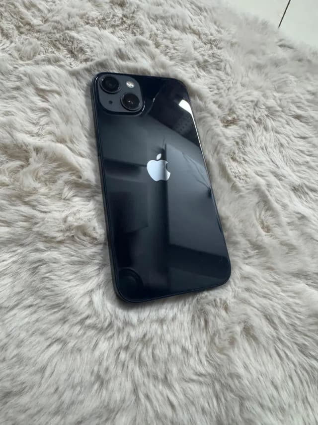 Apple iPhone 13