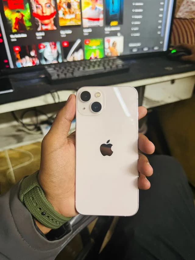 Apple iPhone 13