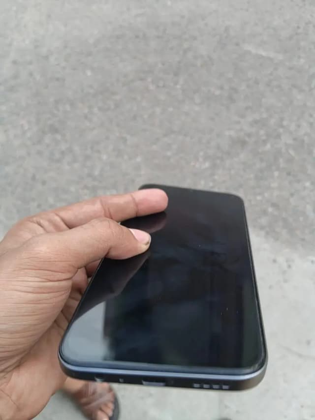 Realme C100i