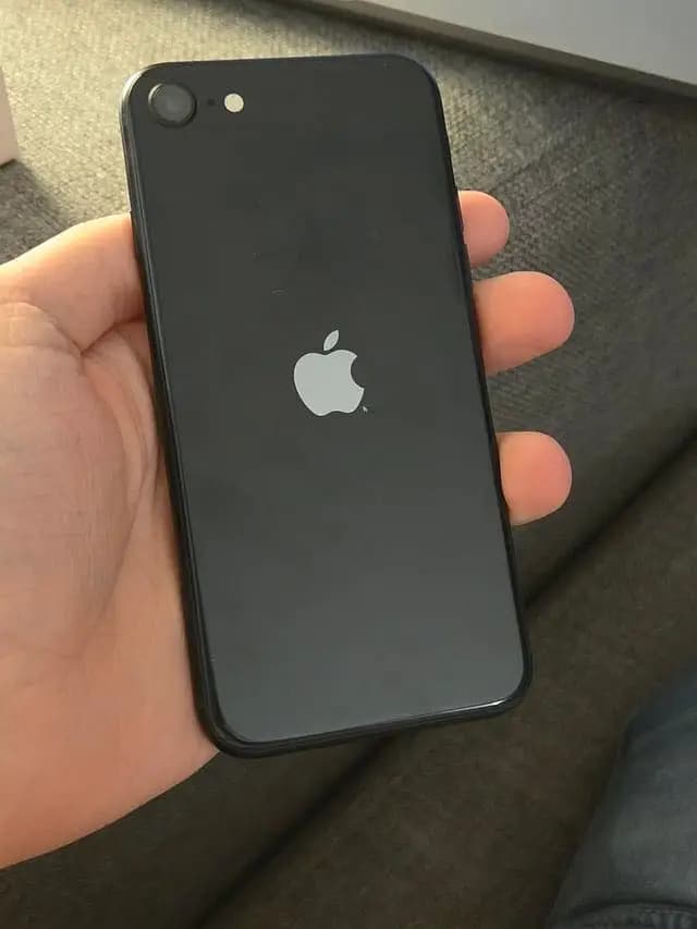 iPhone SE (3rd Gen, 2022) – 128 GB PTA Approved